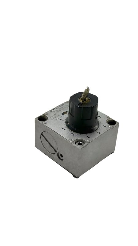 регулятор расхода (дроссель) 10-01.11 TGL 2624 4140